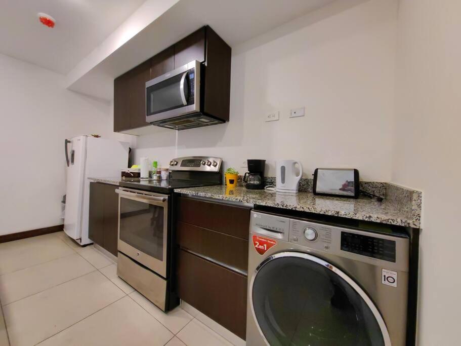 סן חוזה 1102 Torre Los Yoses Hermoso Apartamento En Barrio Escalante Sin Parqueo מראה חיצוני תמונה